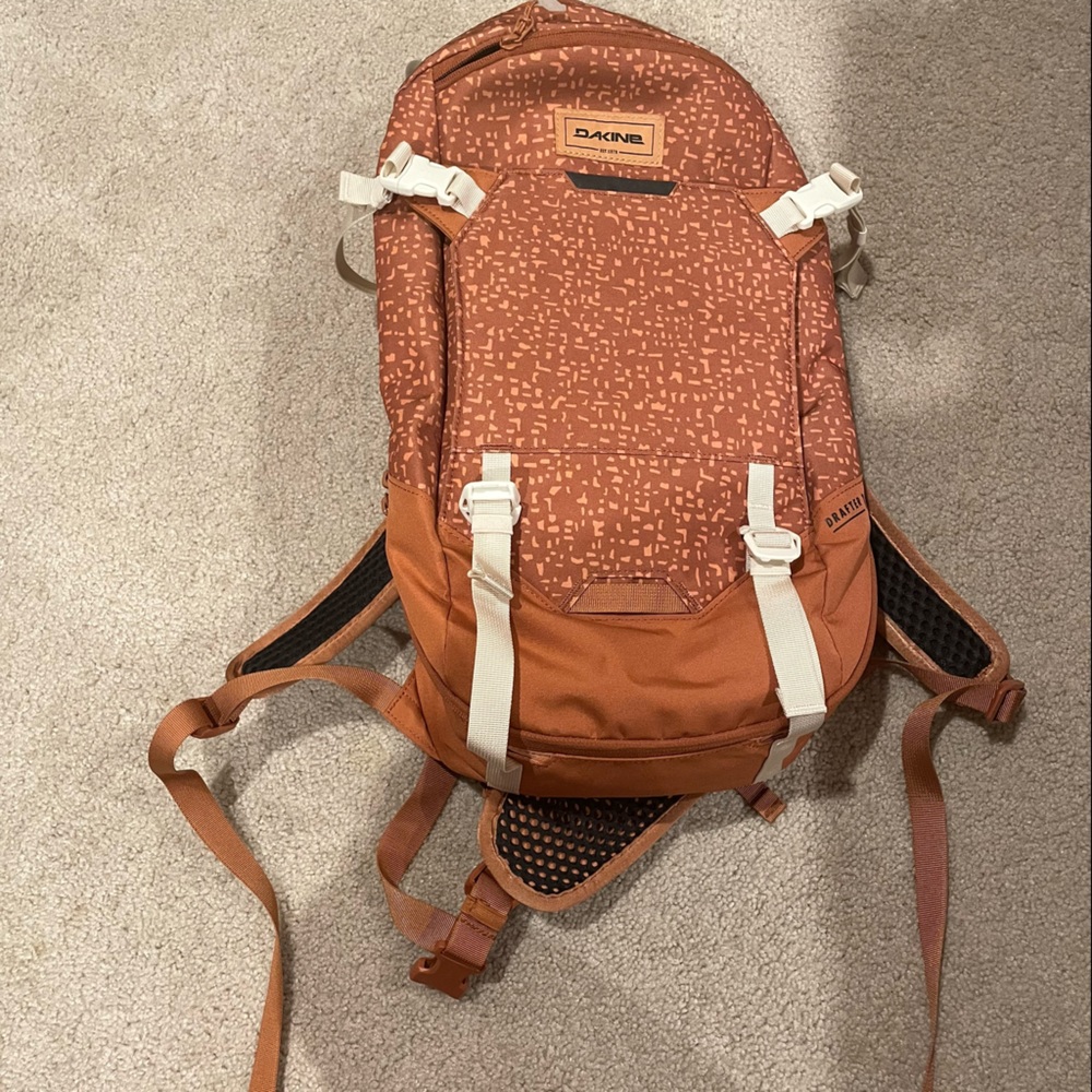 Dakine Drafter 14L Biking Hiking Hydration Backpack